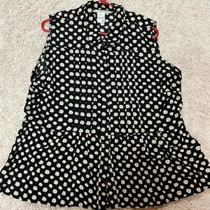 Adorable Black peplum top with tiny flowers Size 2x